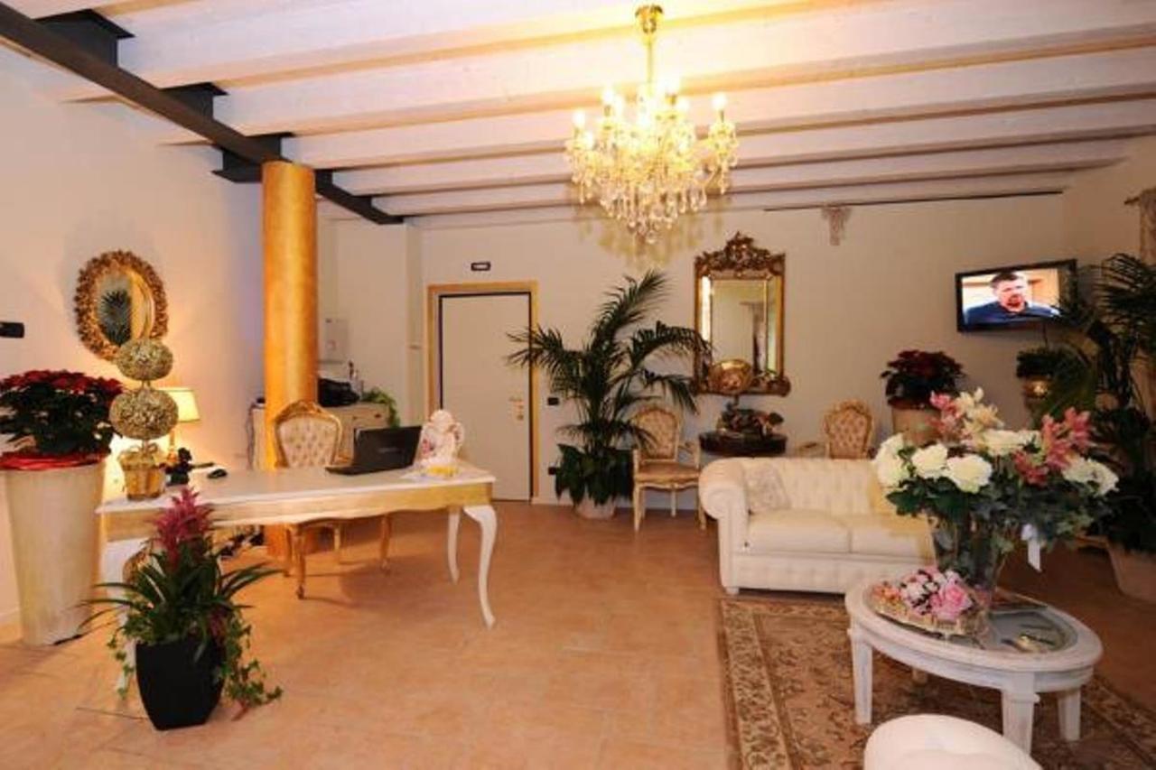 Residence Ca Di Capri Bussolengo Luaran gambar